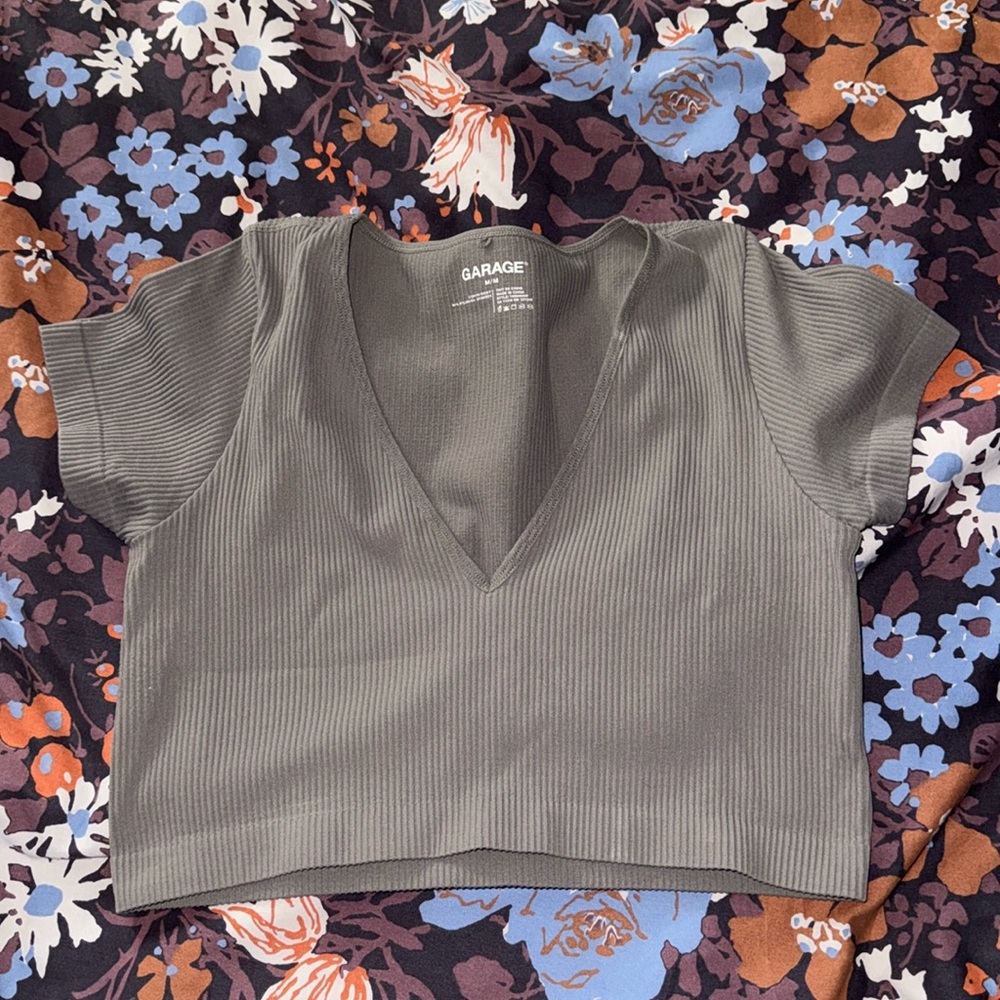 GARAGE SEAMLESS TOP